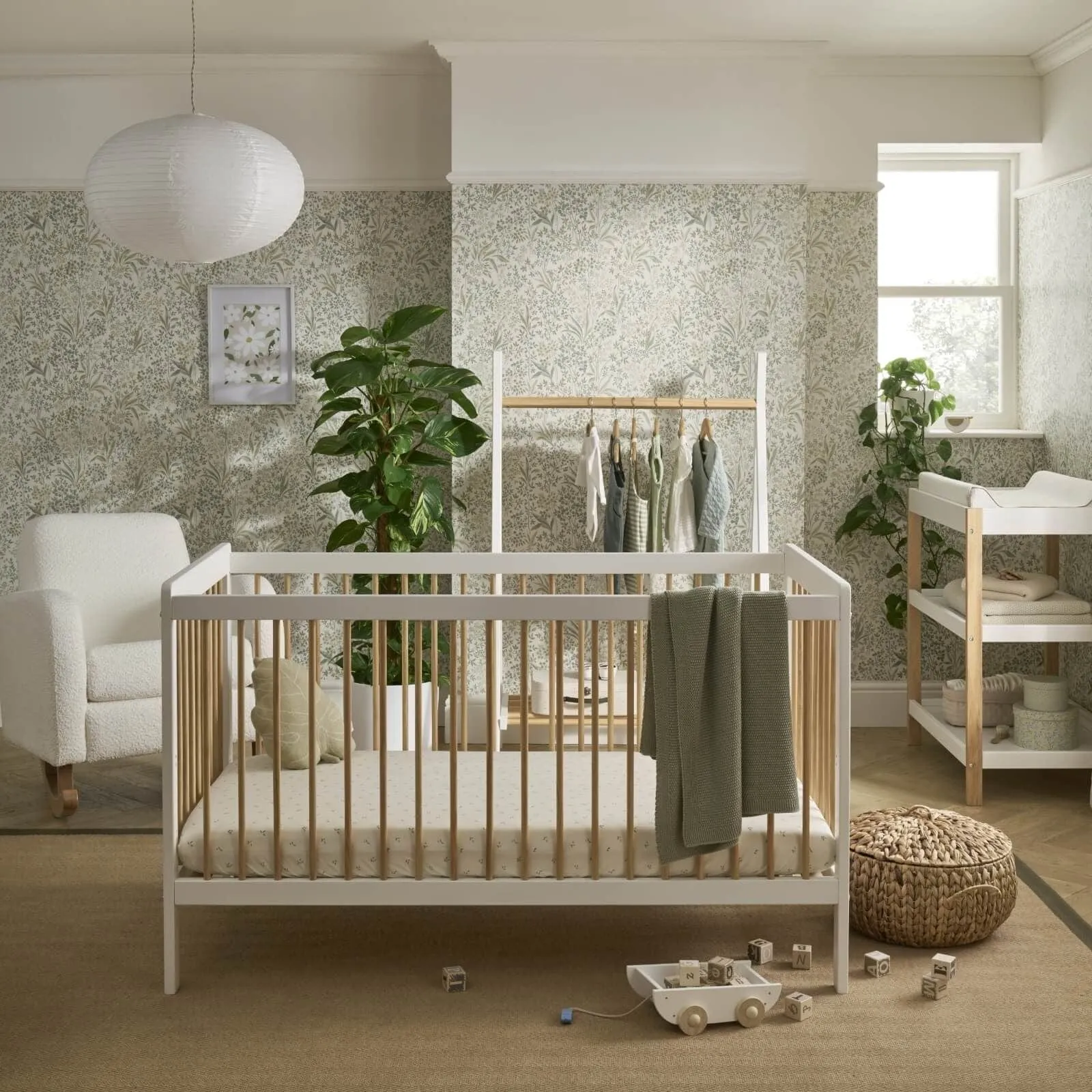 Cuddle Co Nola Cot Bed