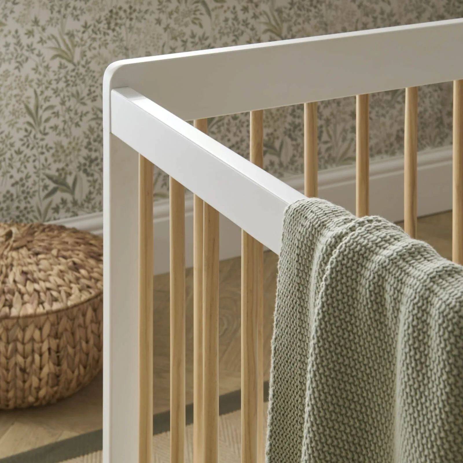 Cuddle Co Nola Cot Bed