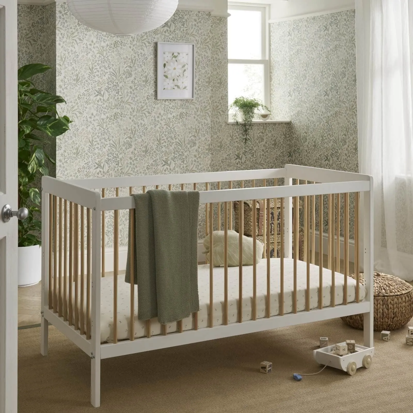 Cuddle Co Nola Cot Bed