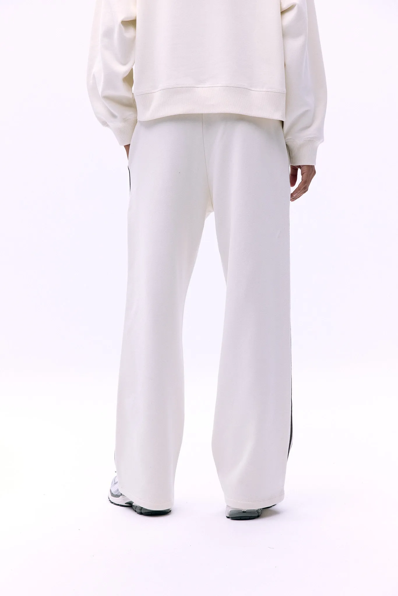 Varsity Loose Fit Sweatpants - Marshmallow White/Coffee Bean